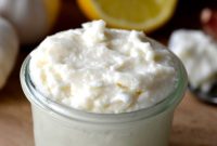 Egg-Free Toum Garlic Aioli Recipe: Creamy Vegan Lebanese Dip