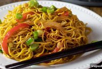Vegetable Chow Mein Recipe: Flavorful Stir-Fry with Crunchy Veggies
