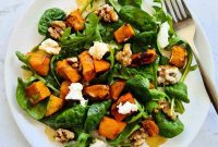 Roasted Pumpkin, Spinach & Goat Cheese Salad Rezept