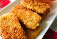 Crispy Homemade Mozzarella Sticks with Marinara Dipping Sauce