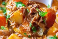 Slow Cooker Beef Stew with Potatoes and Carrots