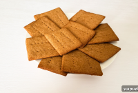 Quick 10-Minute Keto Graham Crackers with a Crunch