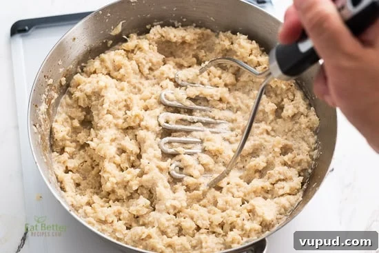Garlic Parmesan Smashed Cauliflower Sautéed to Crispy Perfection 7 Low Carb Mashed Cauliflower Recipe KETO | @eatbetterrecipes