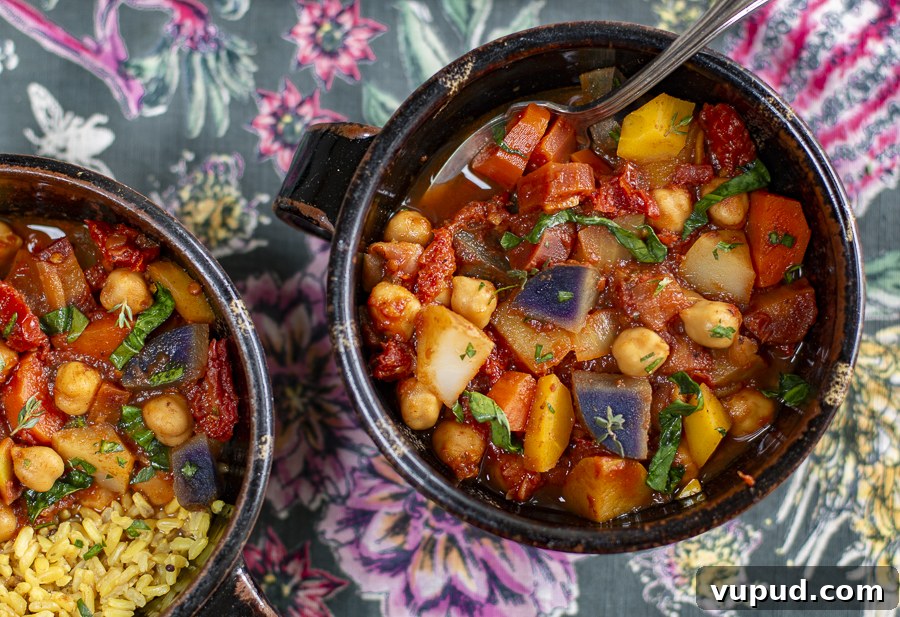 Mediterranean Chickpea Stew from Pantry Ingredients: Aromatic Recipe 2 img 11687 1