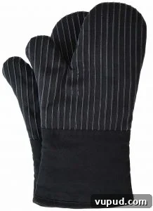 Top Kitchen Gifts for Home Cooks and Food Lovers 9 black oven mitts