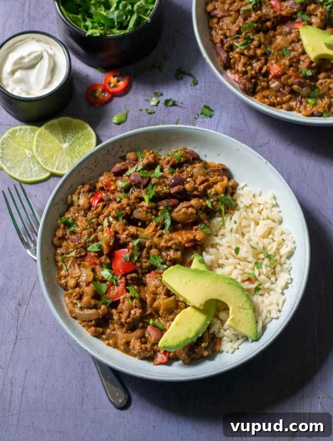 Hearty Tuscan White Bean Stew with Herbs and Olive Oil 11 Vegan Chilli con Carne