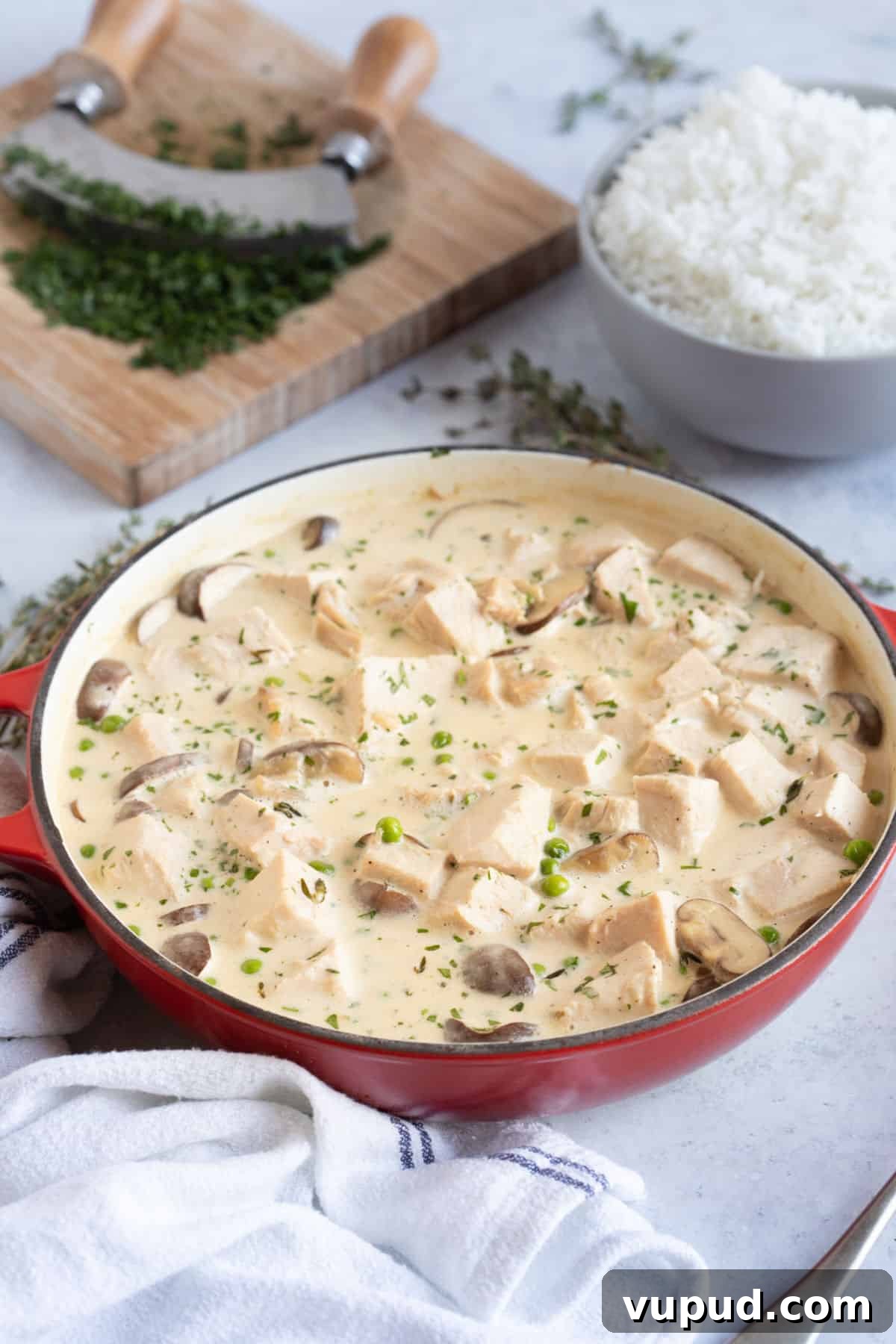 A pan of turkey fricassee.