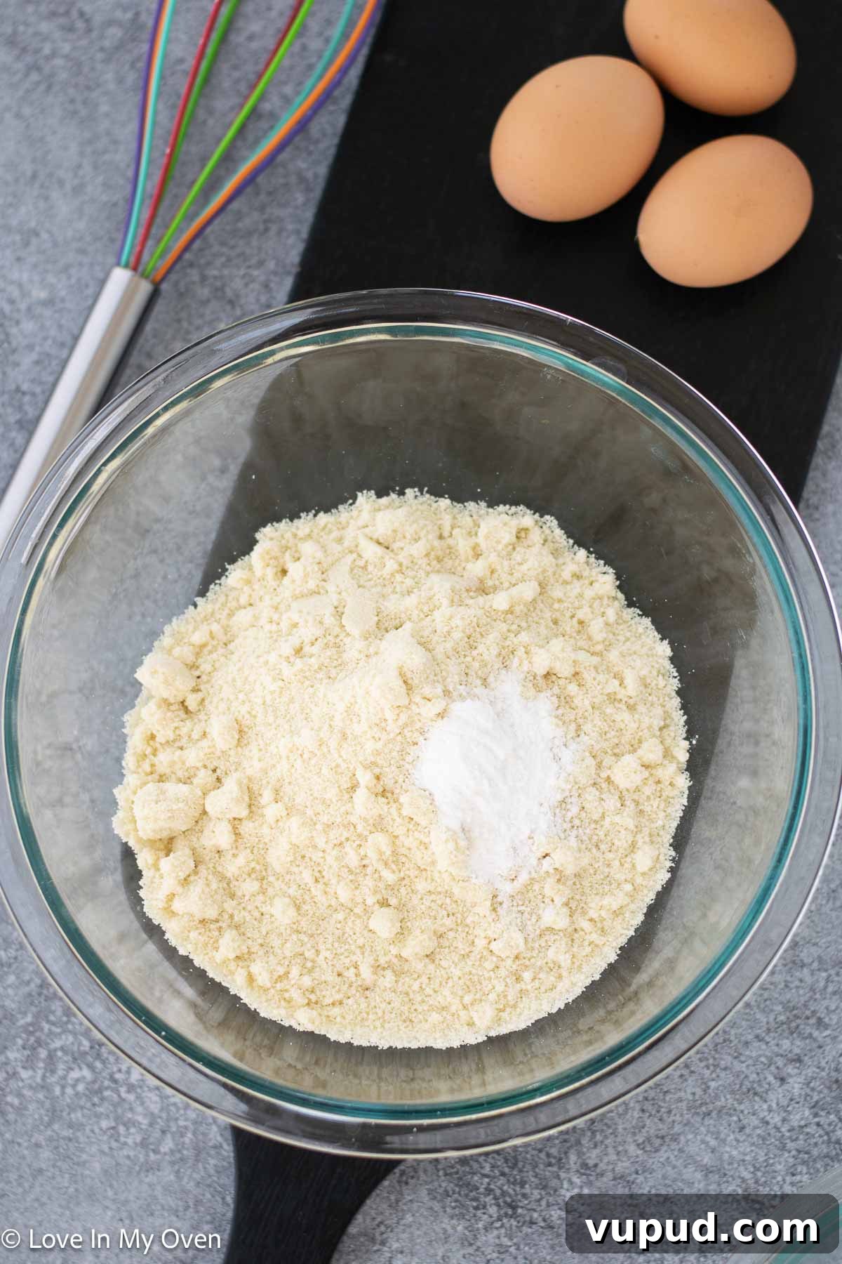 3-Ingredient Almond Flour Bread Recipe for Low-Carb Baking 3 img 25875 2