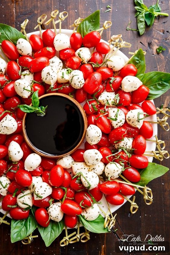 27+ Festive Christmas Finger Food Appetizers for Holiday Parties 4 Christmas Finger Food Wreath
