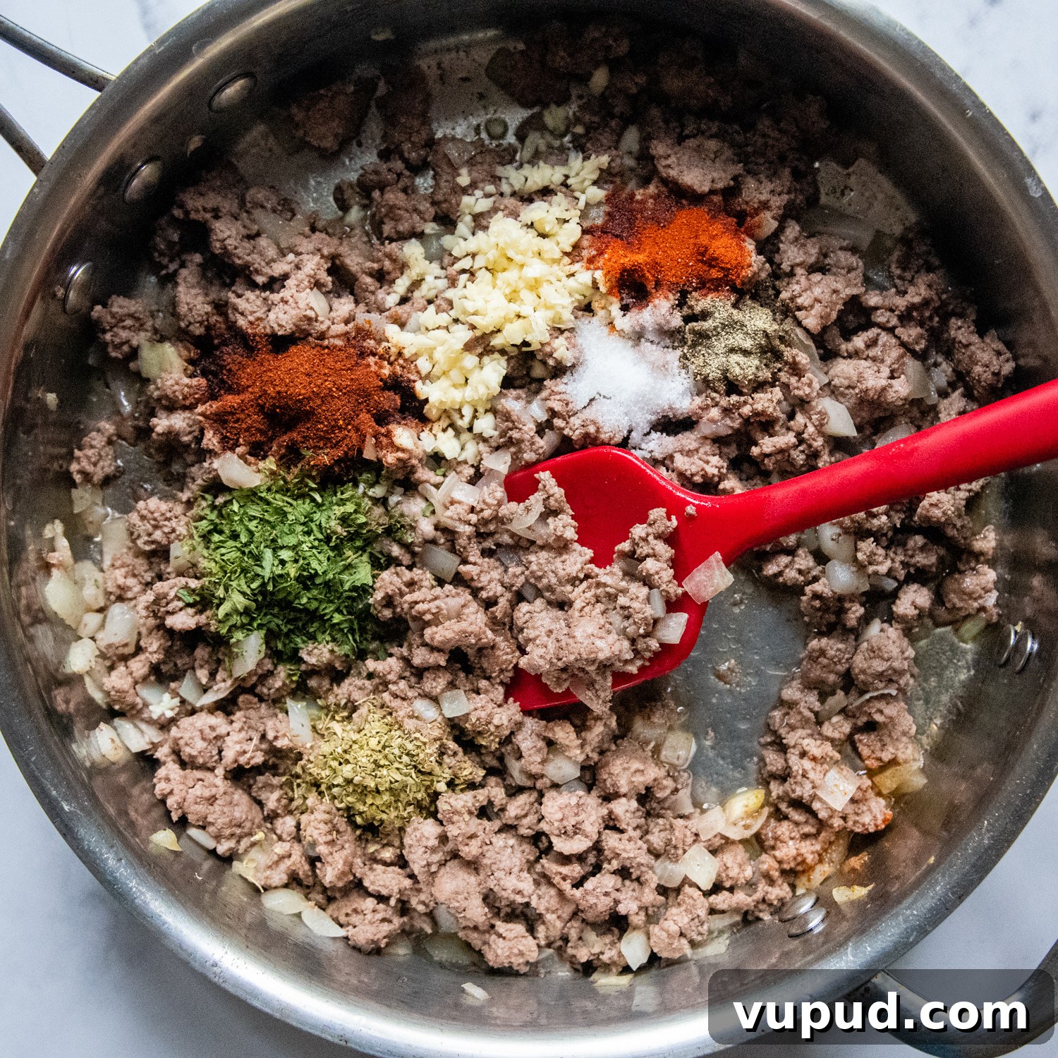 Quick Shepherd’s Pie Made with Crispy Hash Browns 4 the ground beef mixture with seasonings.