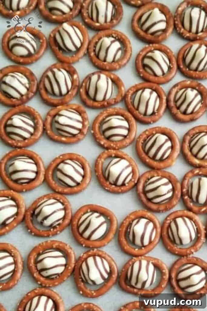 Christmas Pretzel Rings