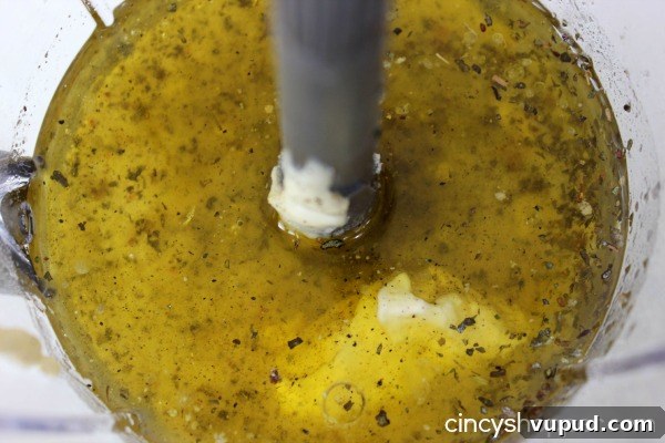 Olive Garden Salad Dressing Recipe: Homemade Copycat Version 6 CopyCat Olive Garden Dressing. Perfect dressing so you can enjoy Olive Garden at home. One of my favorite dressings.