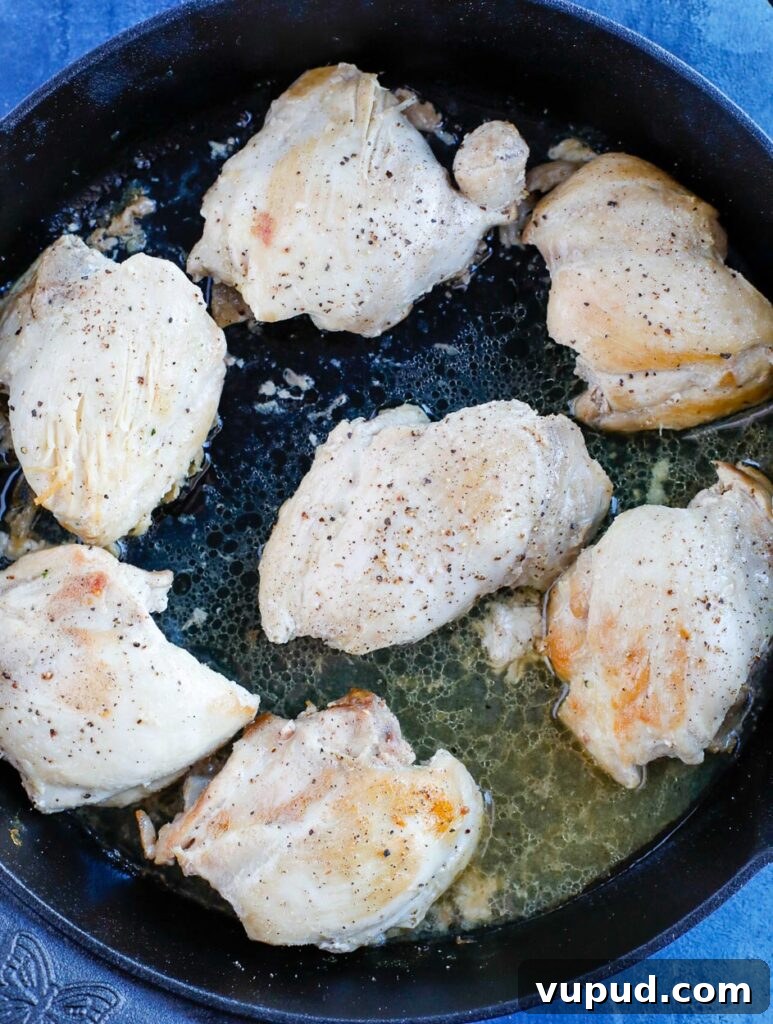 pan seared chicken Pan seared chicken in a skillet