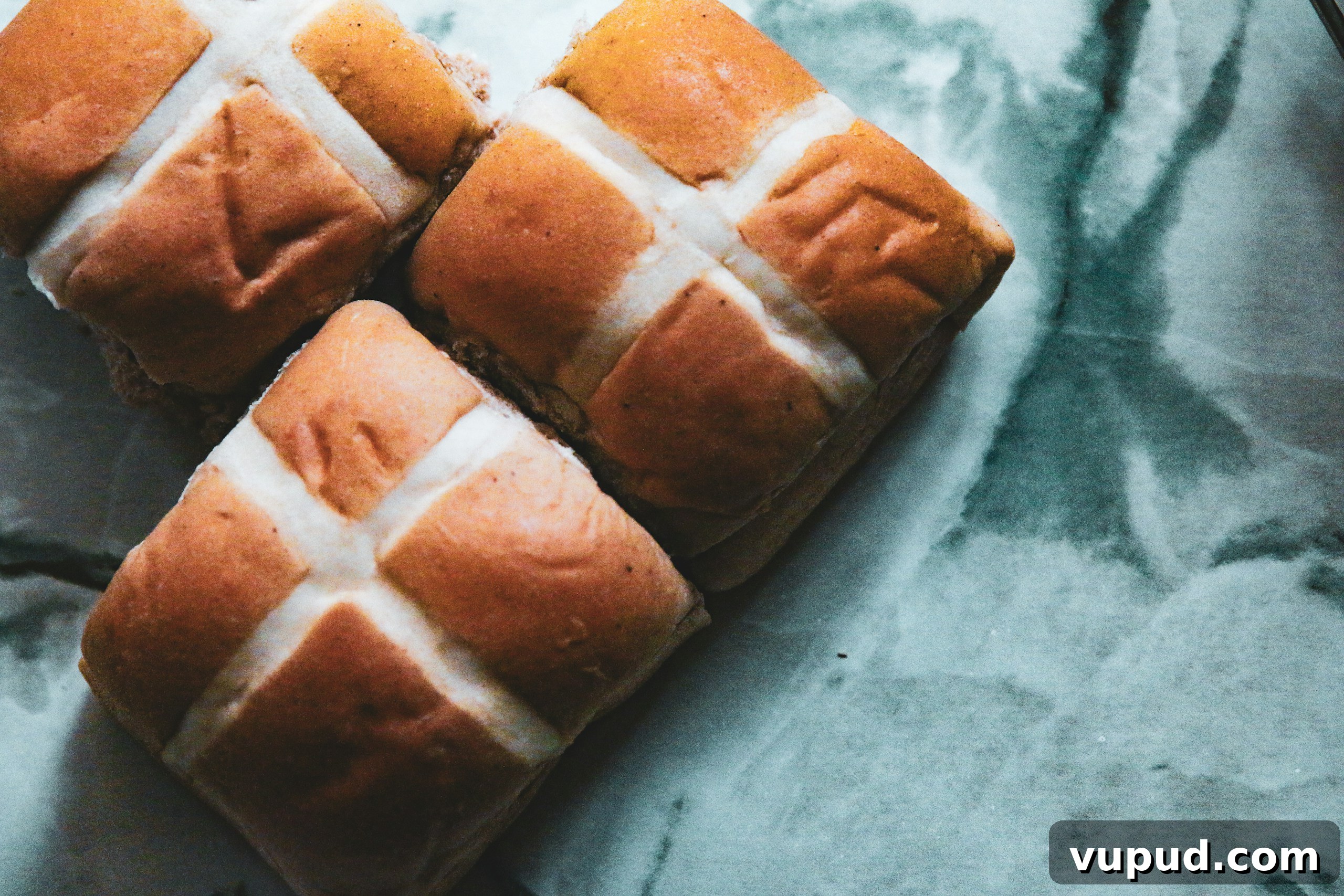 Soft & Fluffy Gluten-Free Hot Cross Buns: Simple Recipe for Spring 16 Easter Hot Cross Buns
