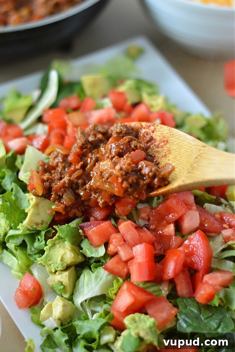 Low-Carb Ground Beef Chili Salad Recipe for Flavorful Weeknights 3 Low Carb Ground Beef Chili Salad