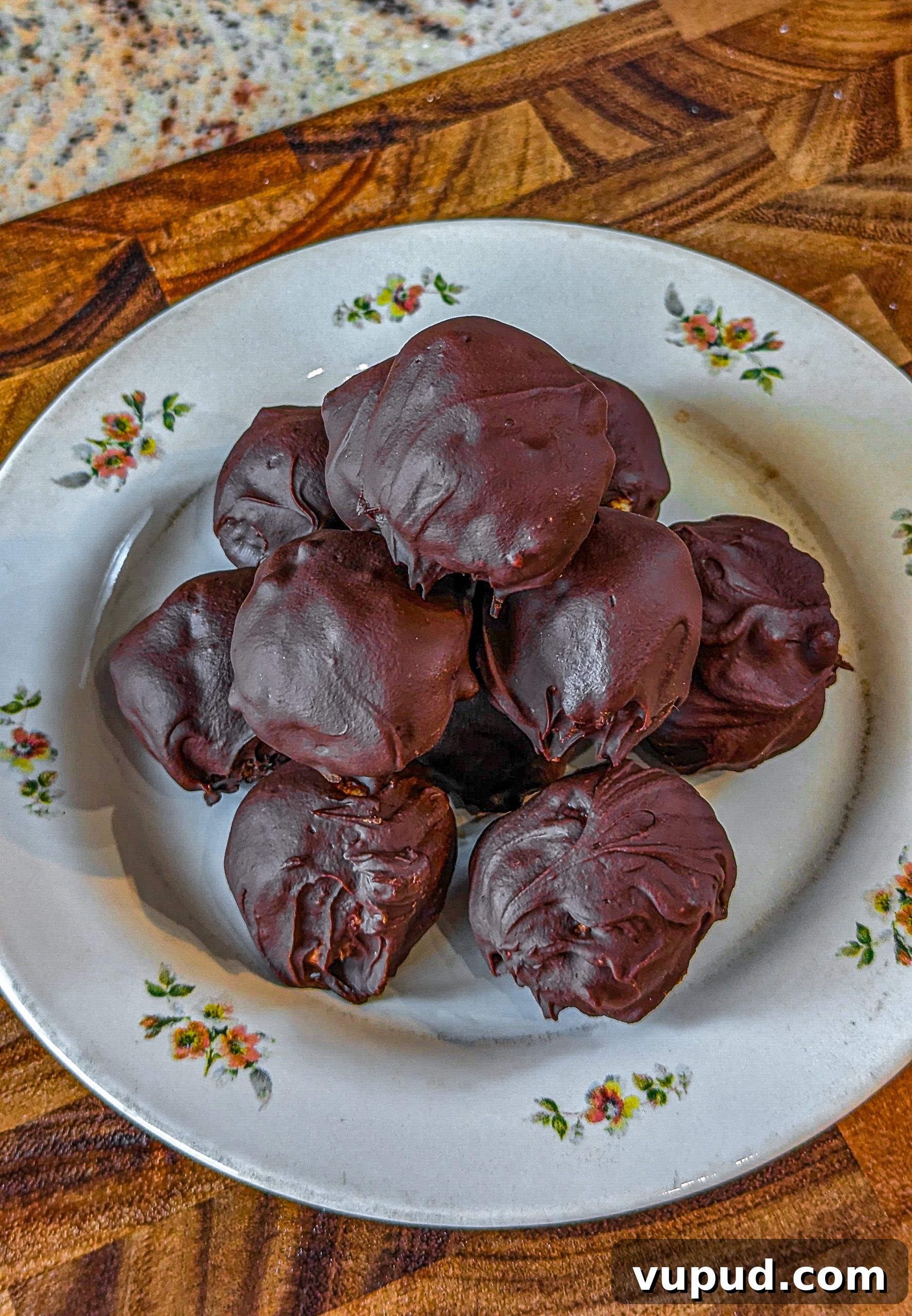 Peanut Butter and Rice Krispies Balls: No-Bake Snack Recipe 3 img 5814 2