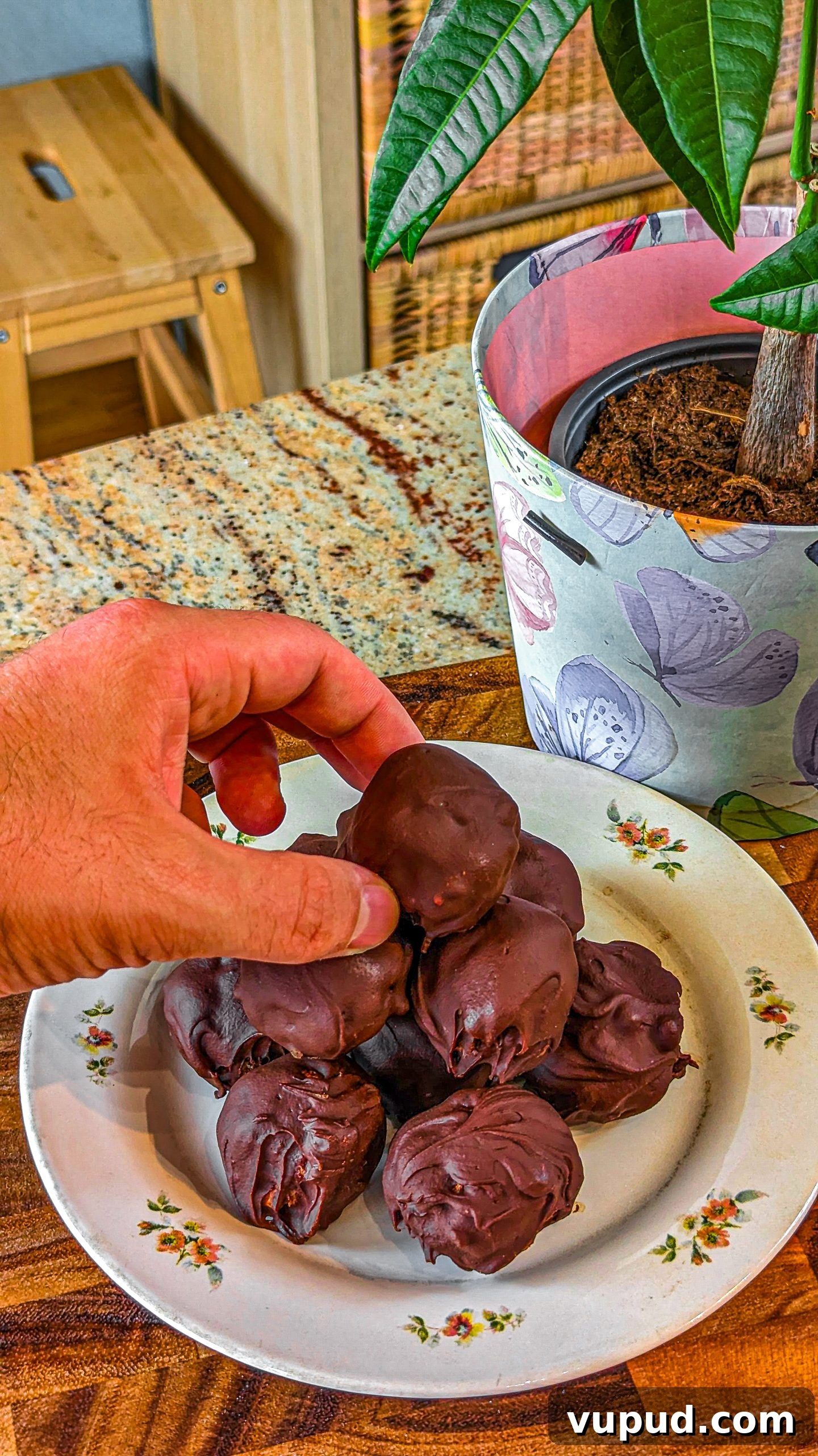 Peanut Butter and Rice Krispies Balls: No-Bake Snack Recipe 7 img 5814 6