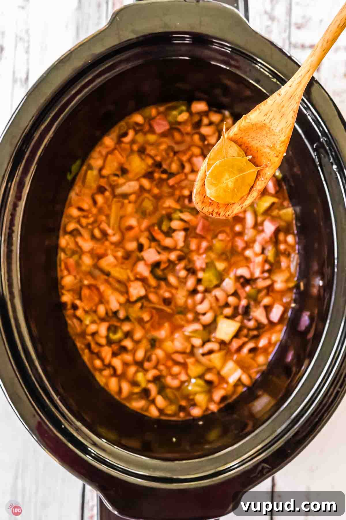 Slow Cooker Hoppin' John Recipe for Flavorful Southern Comfort 7 crock pot of cooked black eyed peas